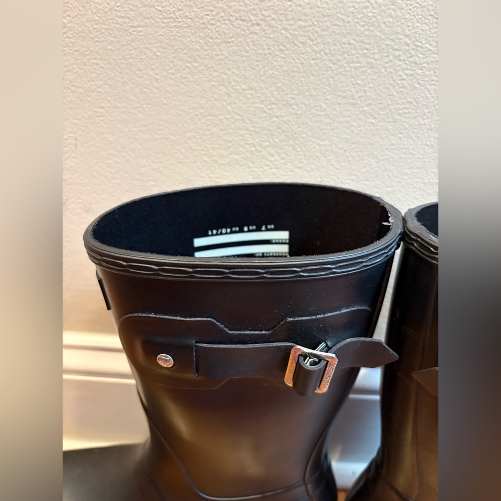 Hunter Classic Black Waterproof Boots - Picture 8 of 9